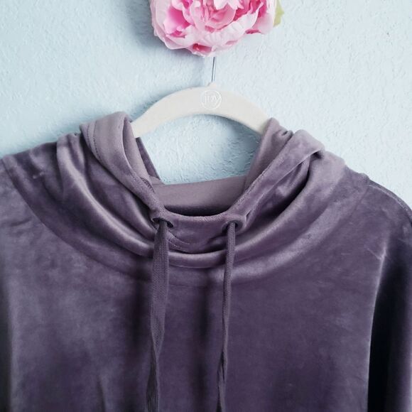 Offline by Aerie After Party Velvour Cropped Hoodie - Picture 4 of 8